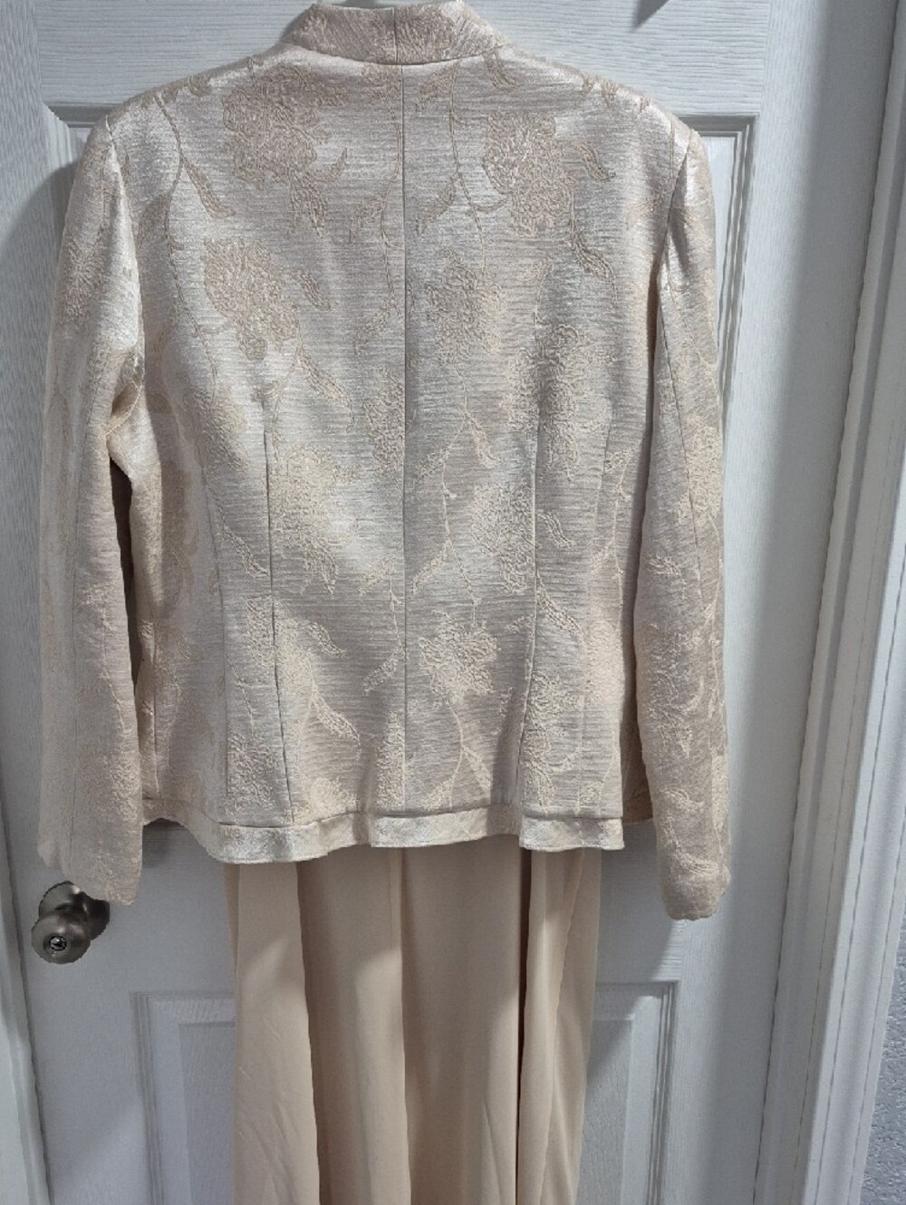 Cachet Women's Ivory Embroidered Evening Jacket - Picture 3 of 6